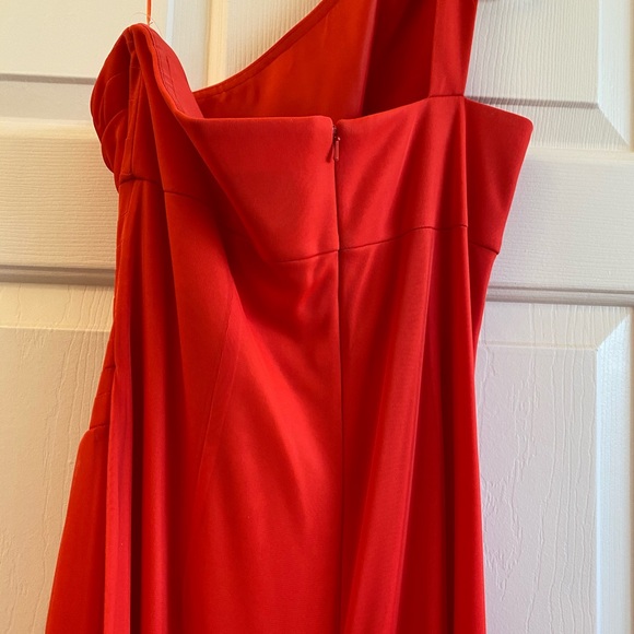 Lovely red orange one shoulder evening gown, 6 - Picture 5 of 8